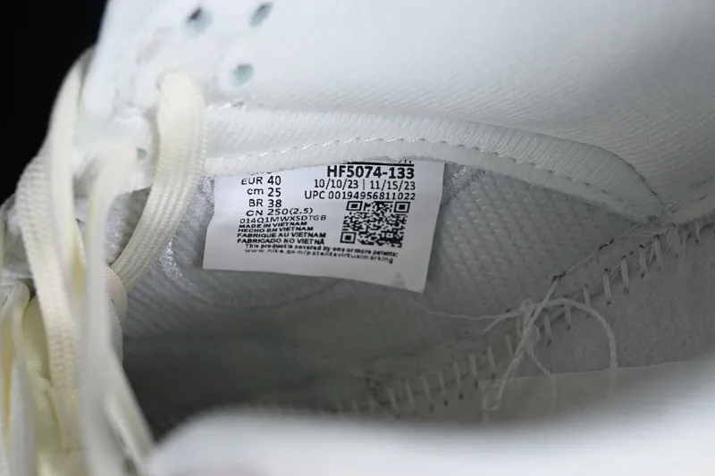 All categories Nk SB Dunk Series Nk SB Dunk Low low-top sneakers Nk Dunk Low "Iridescent Swoosh" beige gray rainbow SB low-top casual sneakers HF5074-133